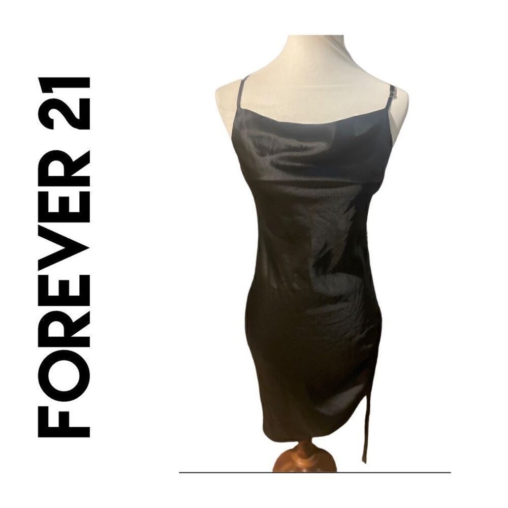 Forever 21 Black Sleeveless Dress Size M
